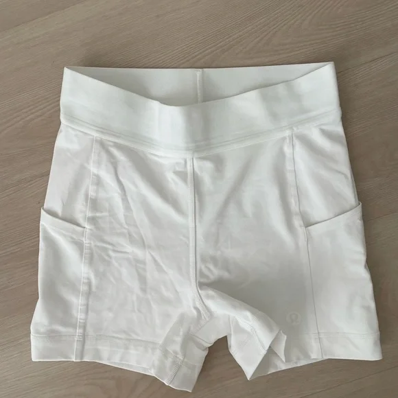 Lululemon Luxtreme High-Rise Tennis Short 3.5" - Picture 6 of 7